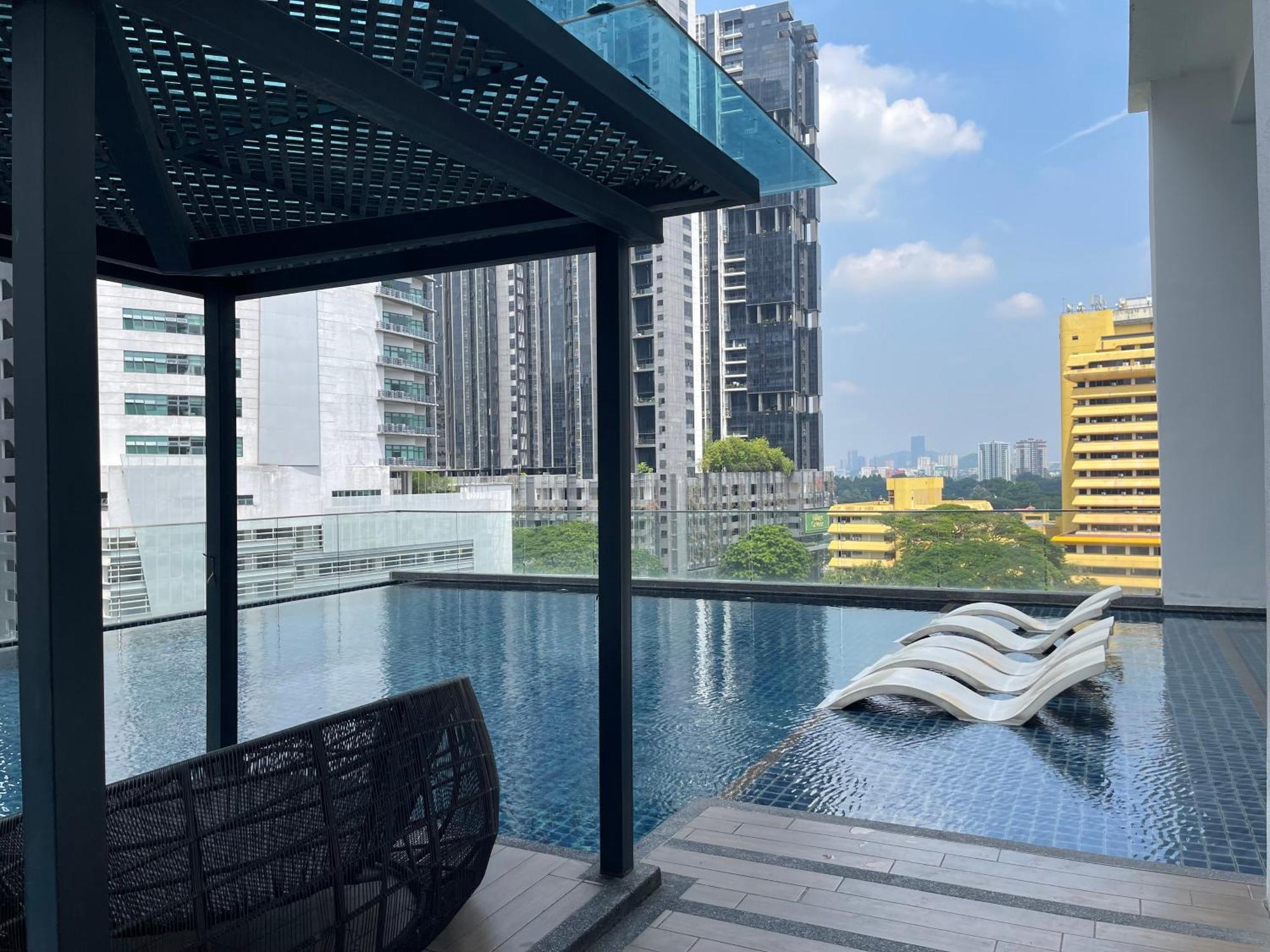 Reizz By Global Service * Kuala Lumpur