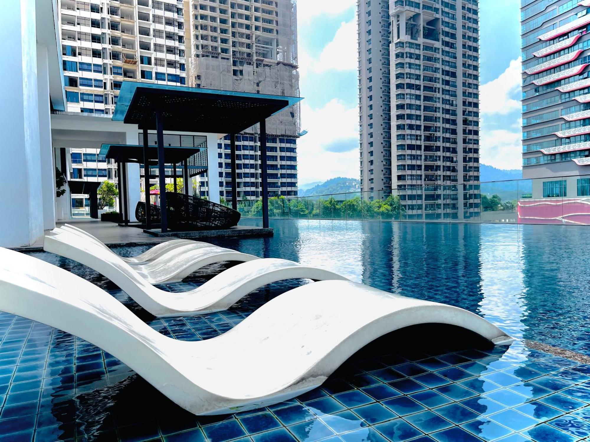 Reizz By Global Service * Kuala Lumpur